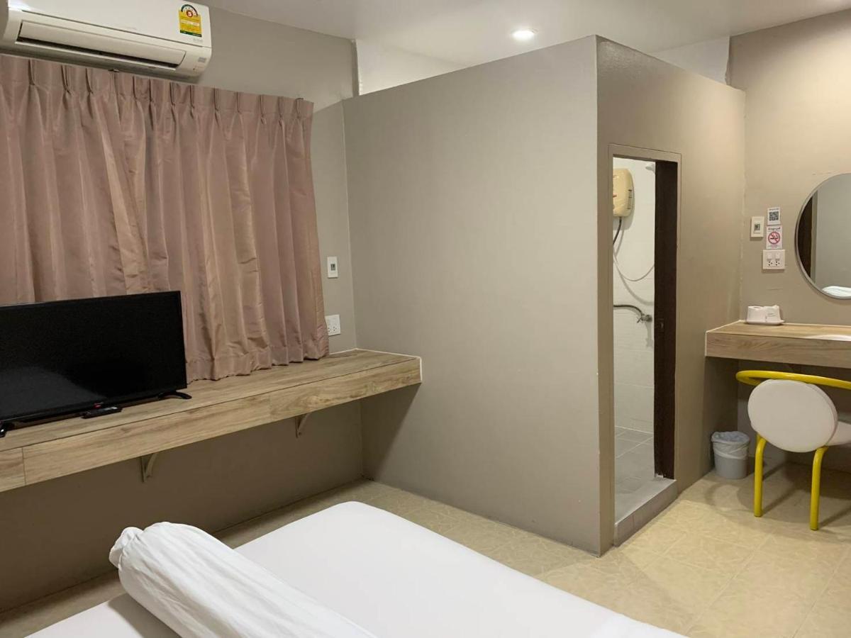 Lithai Guesthouse Фитсанулок Екстериор снимка