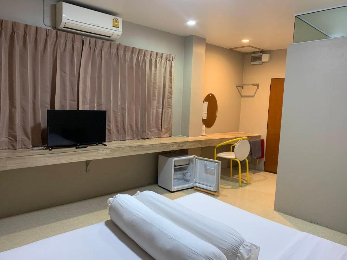 Lithai Guesthouse Фитсанулок Екстериор снимка
