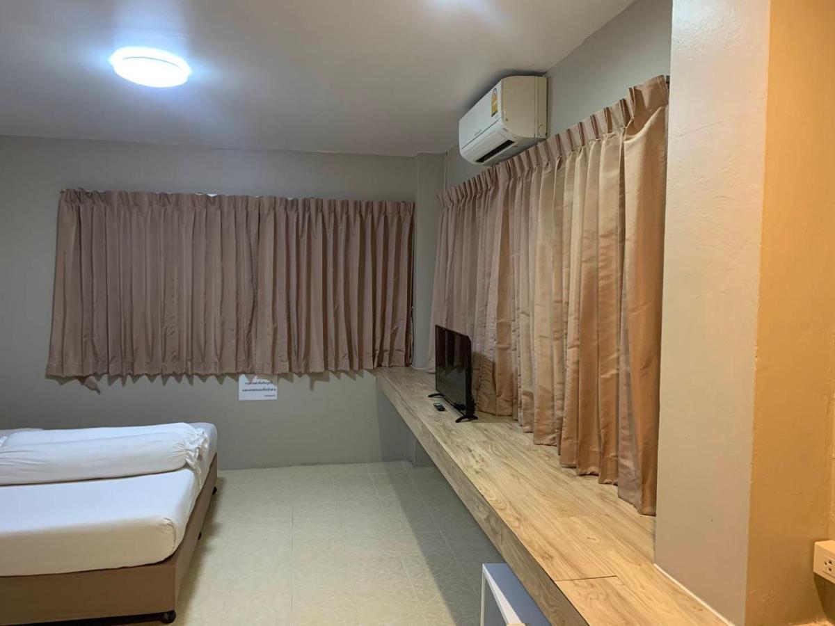 Lithai Guesthouse Фитсанулок Екстериор снимка