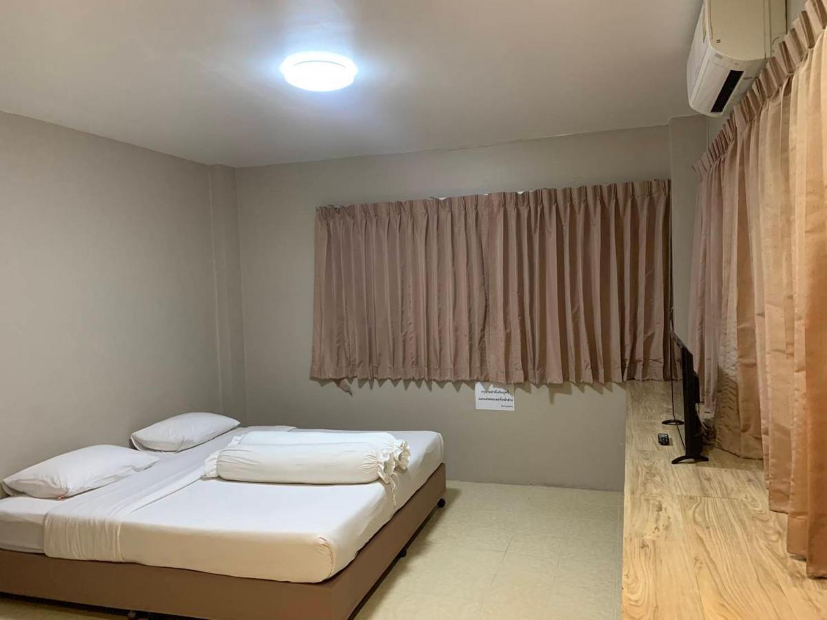 Lithai Guesthouse Фитсанулок Екстериор снимка