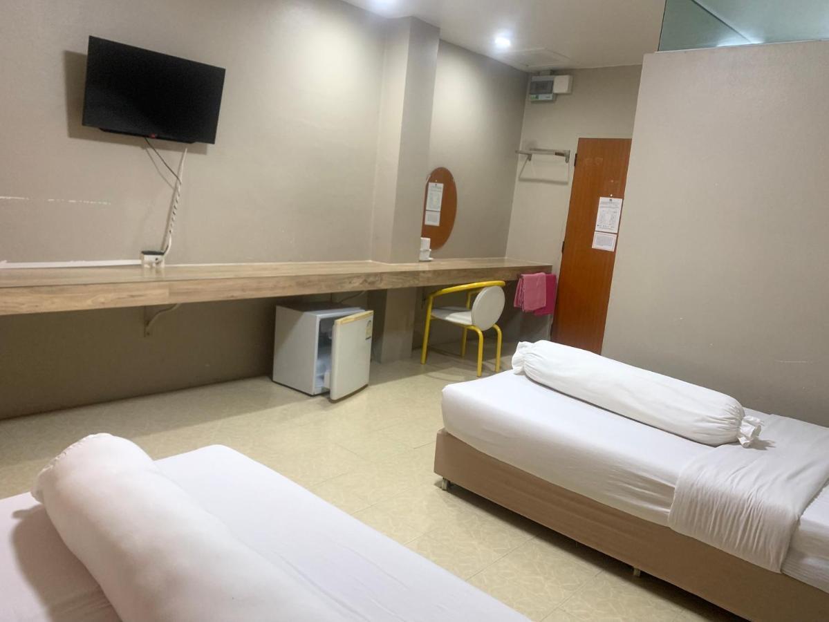 Lithai Guesthouse Фитсанулок Екстериор снимка