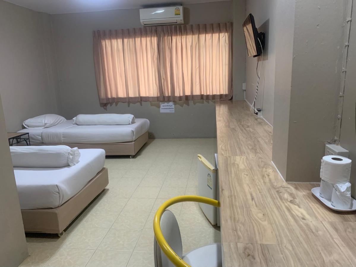 Lithai Guesthouse Фитсанулок Екстериор снимка