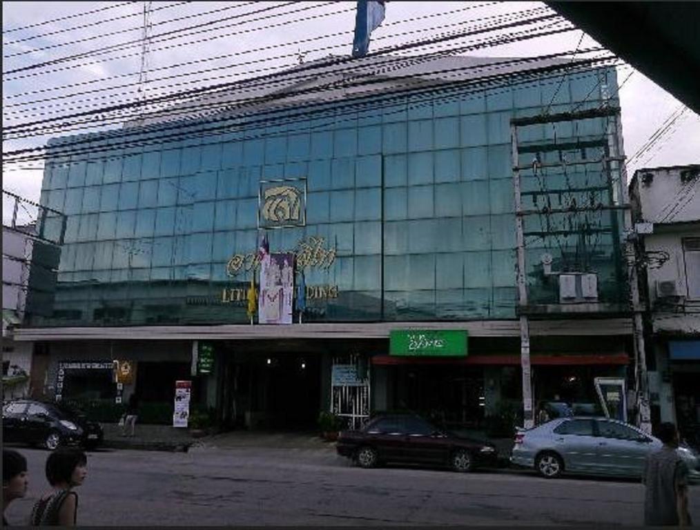Lithai Guesthouse Фитсанулок Екстериор снимка